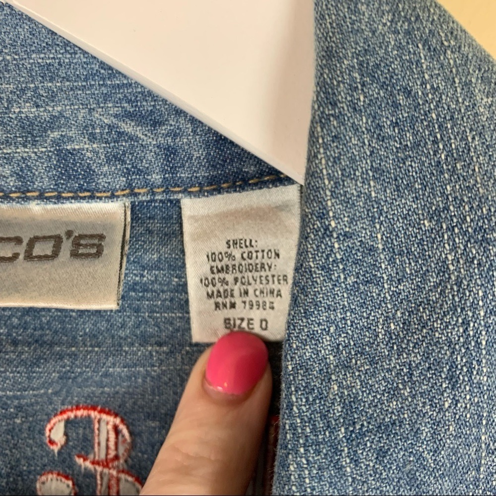 Chicos Hall & Oates Embroidered Heart Denim Jacket Blue Distressed Size 0 Small - Picture 4 of 7